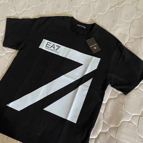 EA7 Emporio Armani T-Shirt black logo like new with tag