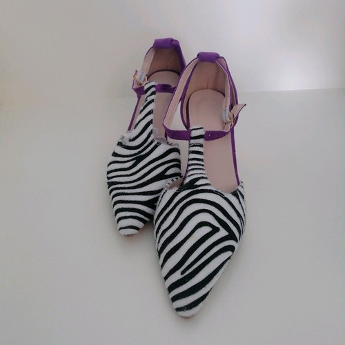 Suede pumps new size 39 with zebra pattern and purple details