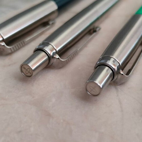 Parker metal pens set of 4 with 4 refills