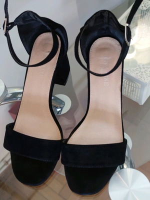 Suede shoes with block heel size 37 like new, black