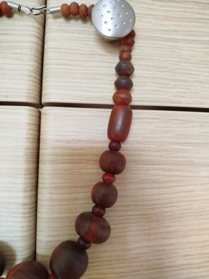 Necklace like new, brown