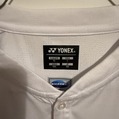 Yonex t shirt white XL used