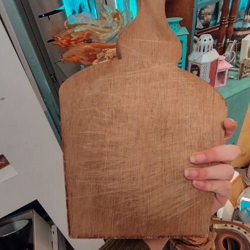 Decorative cutting board used with painted tile