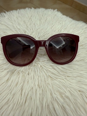 Salvatore Ferragamo women's butterfly sunglasses burgundy like new