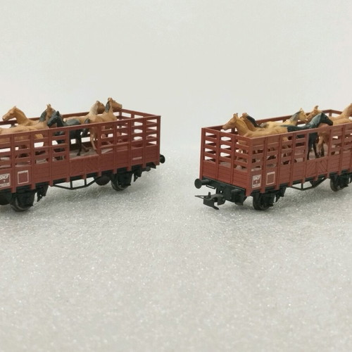 Commercial wagons like new, pack of 4, HO scale