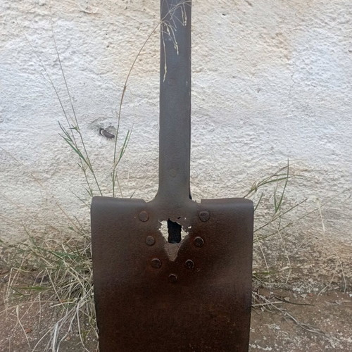 Antique shovel used, metal blade from 1942 without handle