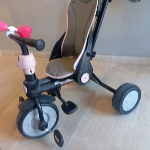 Tricycle Bike 2 in 1 like new with folding seat and carrying pouch
