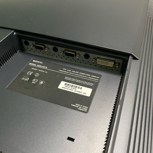 Sony computer monitor 17 inches with built-in speakers and 3 ports like new