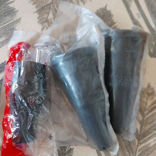 Power plugs sealed, 2 female and 1 male, new