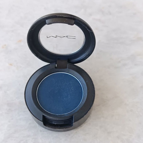 Mac eyeshadow blue matte like new