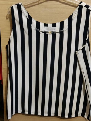 Women's t-shirt like new, white and dark blue stripes, size M