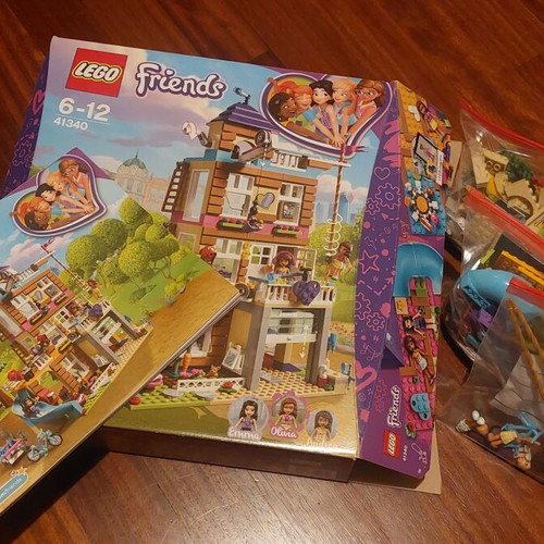 Lego Friends Friendship House 41340 like new, 722 pieces