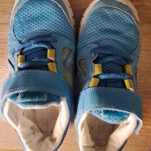 Παιδικά παπούτσια Nike αθλητικά μεταχειρισμένα, νούμερο 33, τιρκουάζ και άσπρο