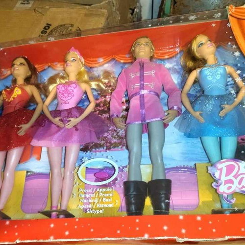 Κούκλες Barbie από στοκ ανοιχτό κουτί