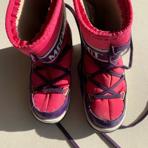 Moon boots kids used, size 29, waterproof and warm