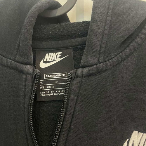 Nike black zip hoodie like new, size XL Junior / Small Adult