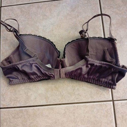 Venus Victoria bra 80C like new, gray