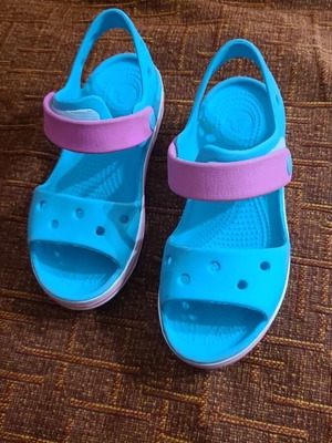 crocs