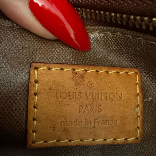 Louis Vuitton Monogram Canvas Dopp Kit toiletry bag used, beige brown