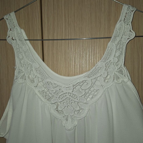 Women's white top like new, very cool