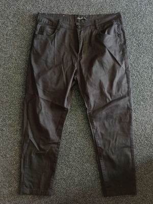 Black jeans with rhinestones like new, size L