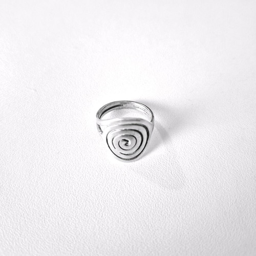Silver s9.25 ring like new, silver color