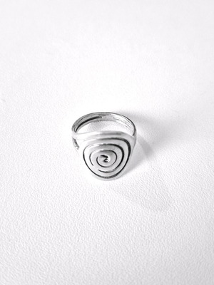 Silver s9.25 ring like new, silver color