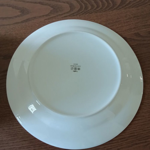 Inart porcelain serving platter 27 cm like new with cupcake design
