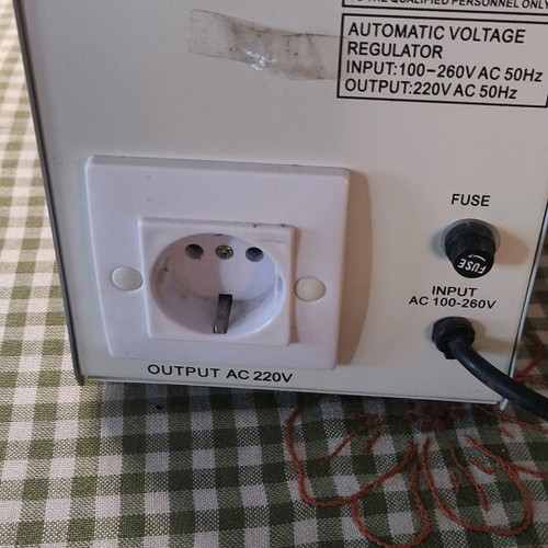 Voltage stabilizer like new