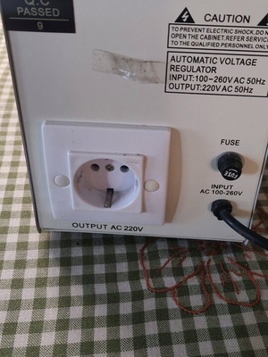 Voltage stabilizer like new