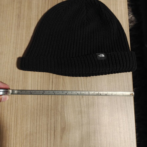 North Face hat size S new, black