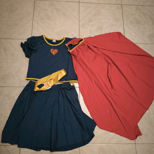 Superwoman carnival costume for 7 years old, Shein like new