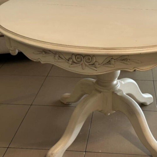 Round dining table French origin like new, snappy chic