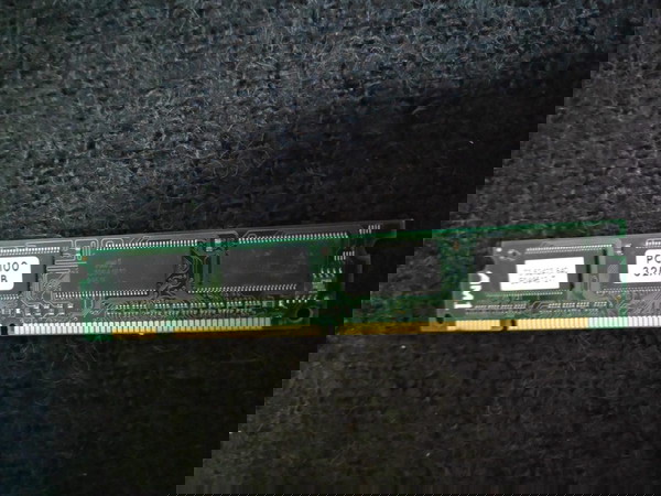 32MB - 100 MHZ - SD-RAM