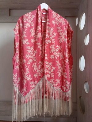 Mango beach pareo like new, 100% cotton, red floral print with fringes