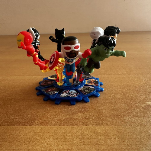 Kinder Surprise Marvel figures used