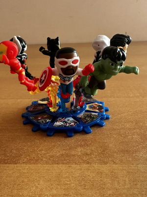 Kinder Surprise Marvel figures used