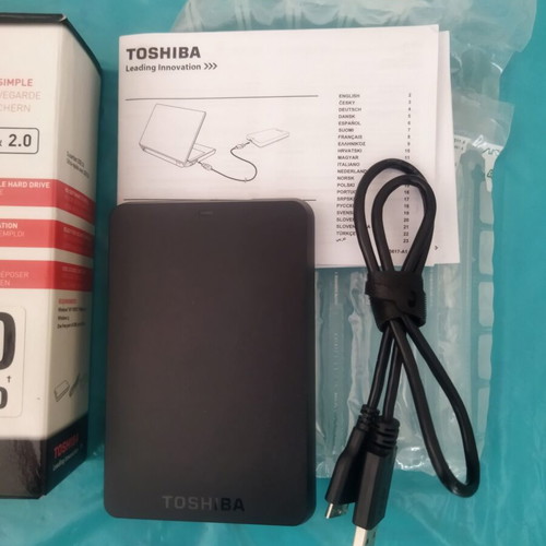 TOSHIBA STOR.E BASICS 500 GB external hard drive USB 3.0 & 2.0