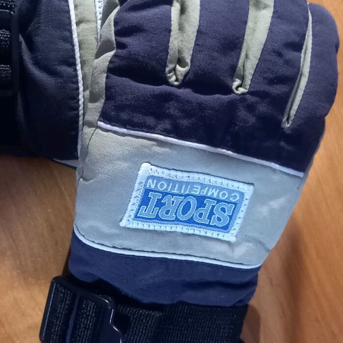 Ski gloves like new, size xs-s