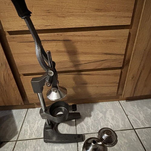 Pomegranate Orange Hand Juicer like new