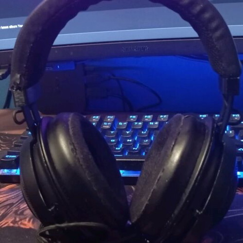 Razen Kraken v1 used headphones with non-working microphone