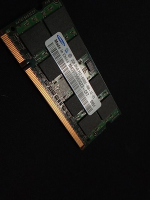Samsung RAM μνήμη 2GB DDR2 για laptop σαν καινούργιο