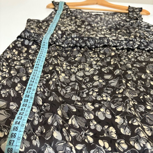 Floral sleeveless blouse like new, size 14 fits 12, white and gray