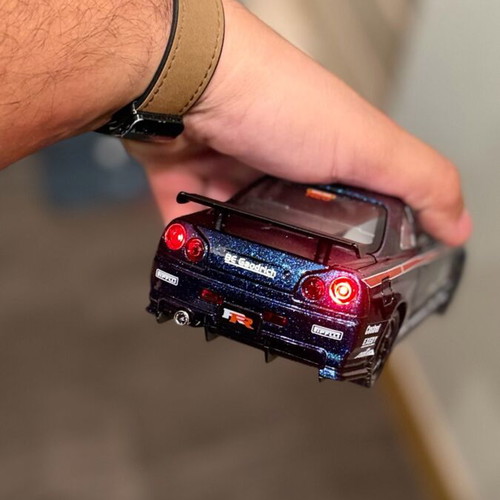 Nissan Skyline R34 Midnight Purple 1:24 scale model