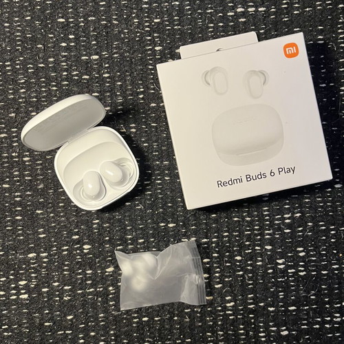 Redmi Buds 6 Play headphones like new with charger and accessories