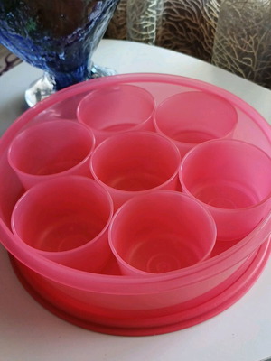 Tupperware set of 8 with 1.9L bowl and 7 small 150ml bowls new