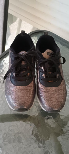 Αθλητικά, Skechers