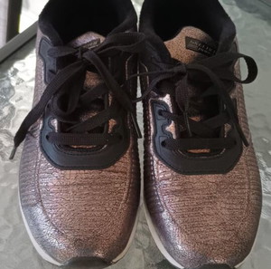Αθλητικά, Skechers