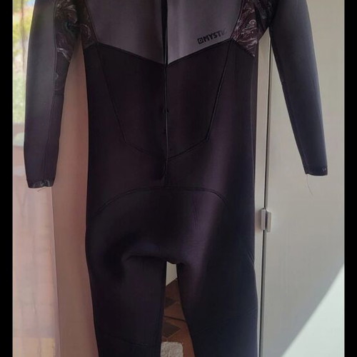 Mystic women's wetsuit 4/3 size L like new