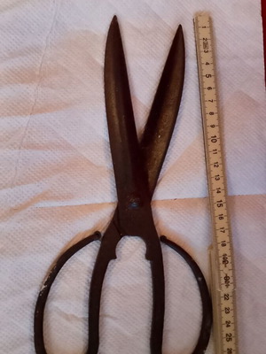 Antique forged scissors used 1900-1930 kiln-fired, pack of 2